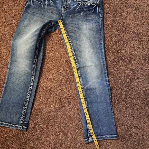 Zco Denim Jean Capris With Embroidered Flap Pockets&Rhinestone Embellishments - Picture 8 of 8